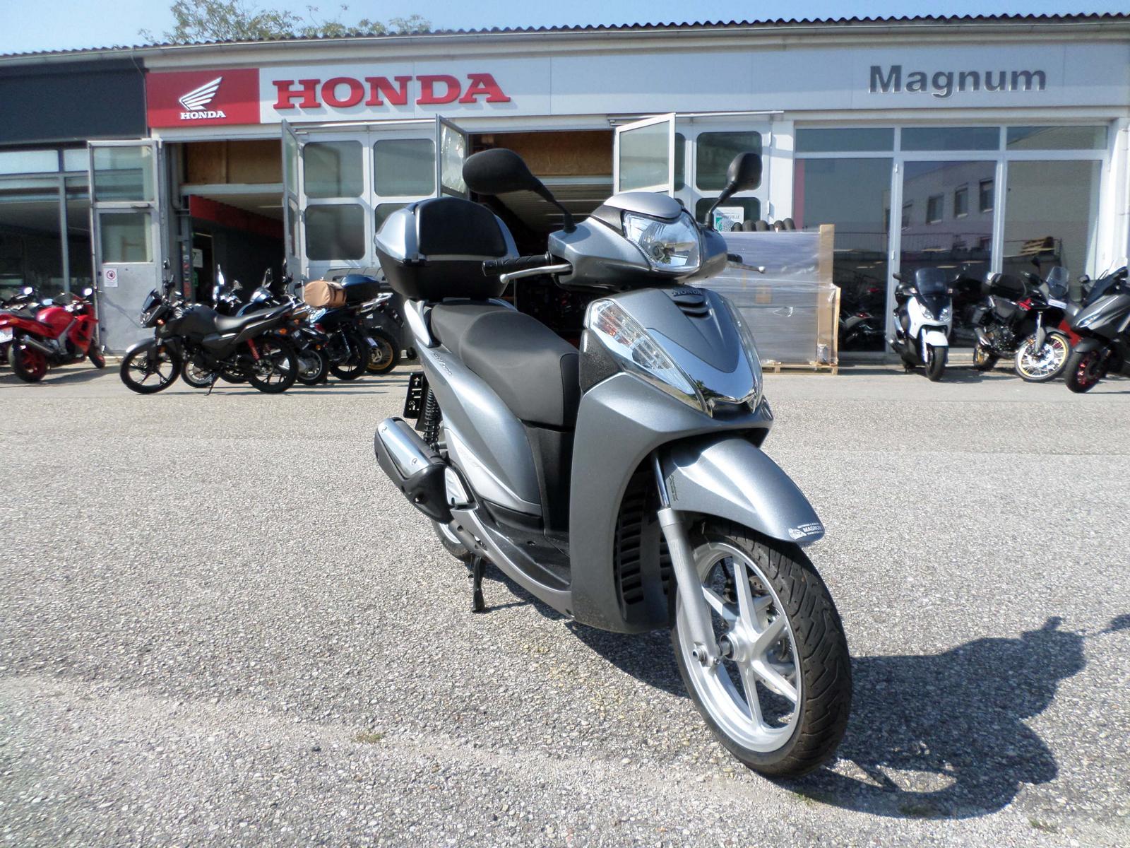 Honda<br>SH 300 mit Topcase